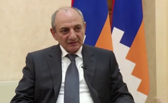 Le Figaro. «Բակո Սահակյան. Նախագահն առաջին գծում է» 