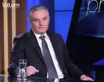 Փոքրերը մի խնդիր ունեն՝ ոտատակ չընկնել