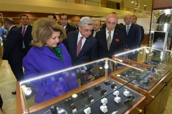 Նախագահը ներկա է գտնվել ոսկերչական ցուցահանդեսի և «Ալեքս տեքստիլի» նոր արտադրամասի բացման արարողություններին