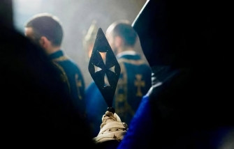 «Հրաժարականի պահանջով» հանդես եկած 10 եպիսկոպոսներն իրականում պատանդներ են