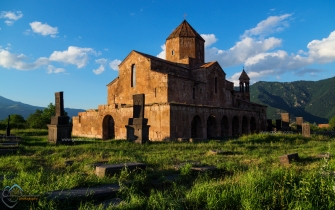 Օձու­նի ե­կե­ղե­ցու ար­տա­քին սրահ­նե­րի տա­նի­քի բա­ցա­կա­յութ­յու­նը վտան­գում է հա­մա­լի­րի սեյս­մա­կա­յու­նութ­յու­նը