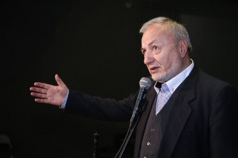 «Մենք չու­նենք այն թն­դա­նոթ­նե­րը, և՛ բա­ռիս լայն, և՛ ուղ­ղա­կի ի­մաս­տով, որ մեր թի­կունքն ա­պա­հով զգանք»