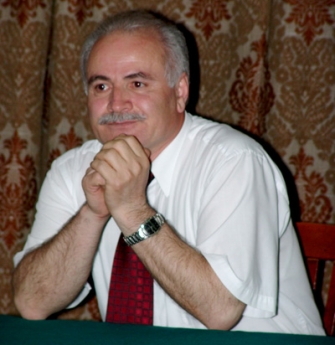 «Շունը պոչը պտտի` քաղաքական գործիչ է, չպտտի` էլի շան պոչ է»
