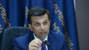 Դավիթ Լոքյանը՝ տարածքային կառավարման, Արմեն Երիցյանը՝ արտակարգ իրավիճակների նախարար 