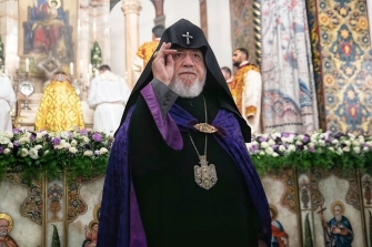 «Հայրենիքը սկուտեղի վրա մատուցում եք թշնամուն». Վազգեն Վեհափառ