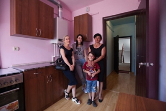 «Հայաստան» հիմնադրամը 26 բնակարան է նվիրաբերել Գյումրիի անօթևան ընտանիքներին