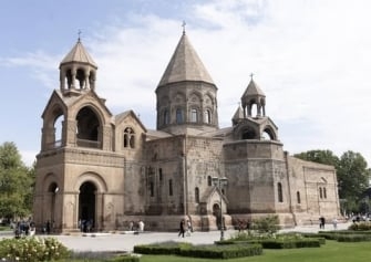 Եկեղեցու կանոնական ներխուժում