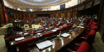 ԱԺ-ն երկրորդ ընթերցմամբ և ամբողջությամբ ընդունեց բաց տարածքներում դիմակներ չկրելու դեպքում 10000 դրամ տուգանելու նախագիծը 