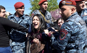 Մեծ բողոքներ, երբ Հայաստանի ղեկավարը որոշեց «Պուտին խաղալ»