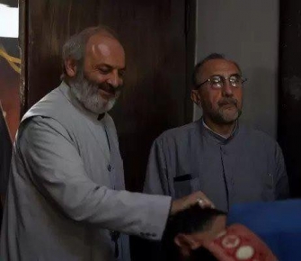 Այս ահավոր ուրացման, դավաճանության, հուդայության ֆոնին ասեմ լուսավոր հույսի մասին