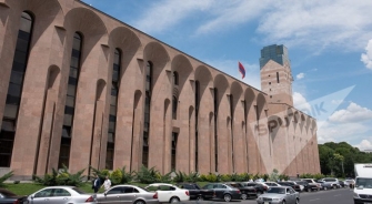 Ոչ փող ունեն, ոչ հավես