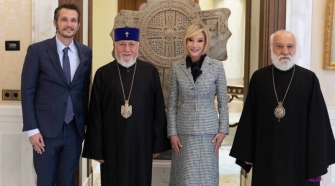 Ի՞նչն է Ուայթ-Քեյնին տարել Մայր Աթոռ