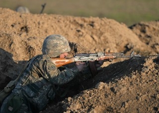 Գիշերը շփման գծում 