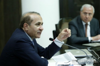 Աշխատատեղեր ստեղծելու փոխարեն