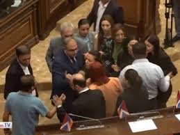 Իսկ իրենք օրենքների վրա թքելով եկան իշխանության. Ռոբերտ Մելքոնյան