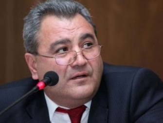 Իշխան Զաքարյանի կինն ու որդին դուրս են եկել ՀՀԿ-ից 