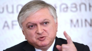 Նալբանդյանը մեկնեց Վիեննա 