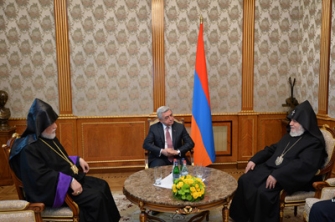 Վարչապետը հյուրընկալել է Ամենայն Հայոց և Մեծի Տանն Կիլիկիո կաթողիկոսներին