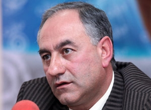 Փաստորեն, պառակտված է