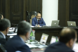 Եվ այս ուրախ կյանքը մեզ ո՞վ է պարգևել