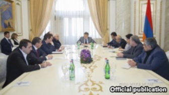 Վարչապետը խոշոր արտադրող և ներկրող կազմակերպությունների ներկայացուցիչների հետ քննարկել է ոլորտի խնդիրները 