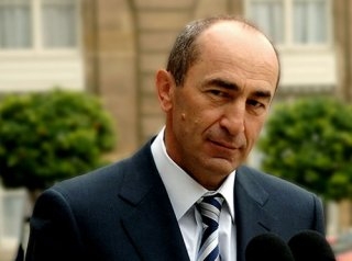 Երկրորդ նախագահ Ռոբերտ Քոչարյանը չի մասնակցել Արմեն Սարգսյանի երդմնակալության արարողությանը 