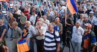 Ազատամարտիկները միայնակ են հրապարակում