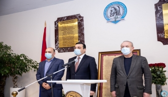 ԵՊԲՀ-ում հուշատախտակ բացվեց՝ ի հիշատակ զոհված բժիշկների