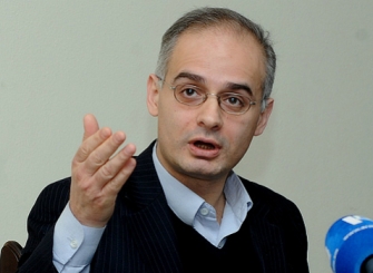 «Ճարները կտրած՝ ընդդիմության հետ են շփվում»