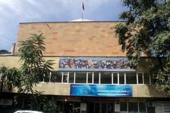 Առանց գեղարվեստական ղեկավարի