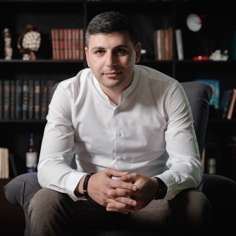 «Պա­տե­րազ­մա­կան դրու­թ­յու­նը հա­տուկ պայ­ման­ներ է թե­լադ­րում, բայց պետք է ու­ժեղ լի­նել նաև թի­կուն­քում»