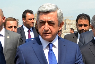 Քարոզարշավ. օր տասնհինգերորդ. ի՞նչ էր անում Սերժ Սարգսյանը Գյումրիում