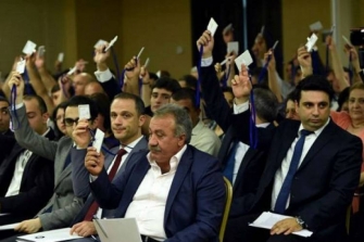 Փաշինյանը «պատերին է տվել» սեփական թիմին