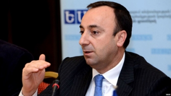 Հրայր Թովմասյանին էլի բերո՞ւմ են