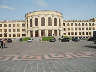 Ծեծկռտուք Գյումրու քաղաքապետարանում