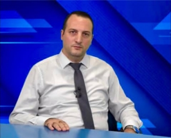 Ցինիզմի ու քծնանքի խաչմերուկում