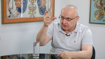 «Աննախադեպ ինքնիշխանություն»՝ երկու պարտադրված հանրաքվեով