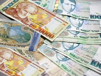 Դրամը շարունակում է արժեզրկվել 