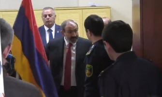 Դու մենակ ես, մենակ ես, մենակ ես