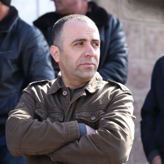 Անպաշտպան մնացած երկիր ու հարյուրավոր գեներալներ. Արթուր Համբարձումյան