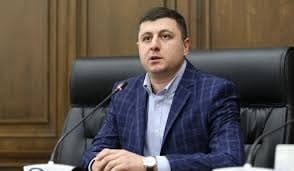 Սեփական օրակարգն են փաթաթում կապիտուլյանտների վզին