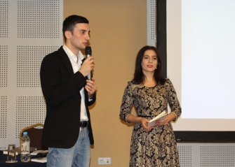 «Լաբիրինթոսից դուրս» գիրքը հիանալի միջոց է՝ տեղում չդոփելու համար 