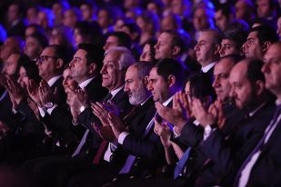 Քանի դեռ այս մեյմուններն են փշկած իշխանական թառին