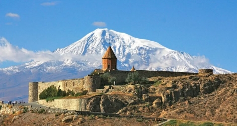Մենք՝ նույն մենք ենք, դուք ո՞վ եք