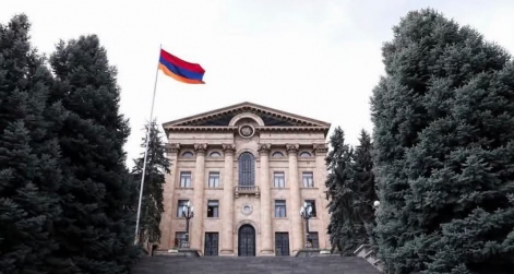 Էսպիսի ապաքաղաքական պառլամենտ միայն Հայաստանում էր հնարավոր տեսնել